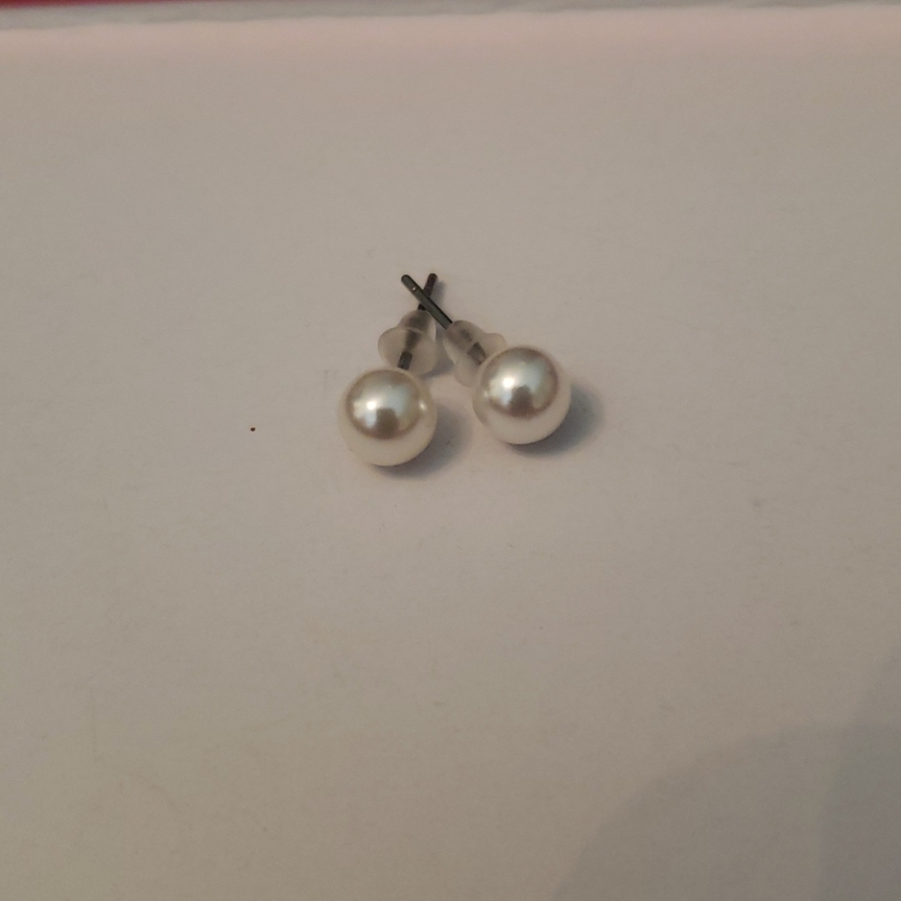 4/$10 medium pearl stud earrings